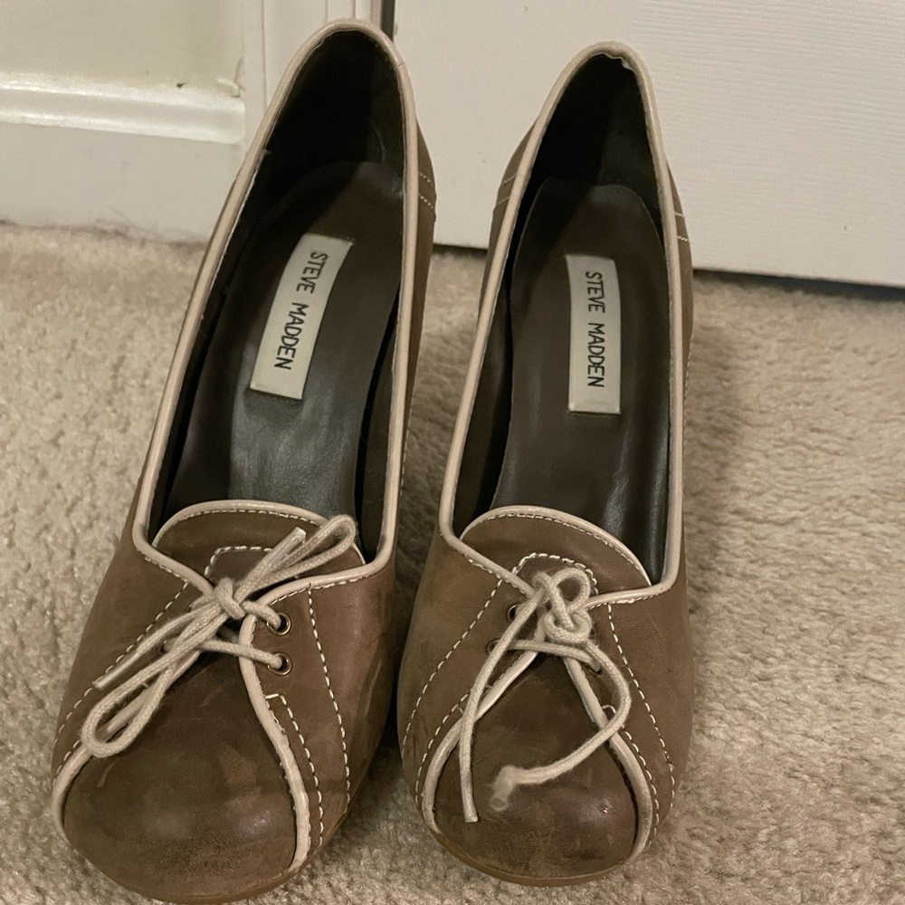 Army green Steve Madden heels- size 7.5